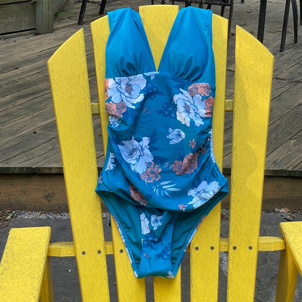 Cupshe - Seafoam Garden Halter One Piece Swimsuit